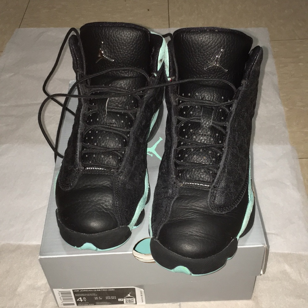 🔥 SOLD 🔥🔥🔥Jordan’s 13 retro size 4.5 unisex